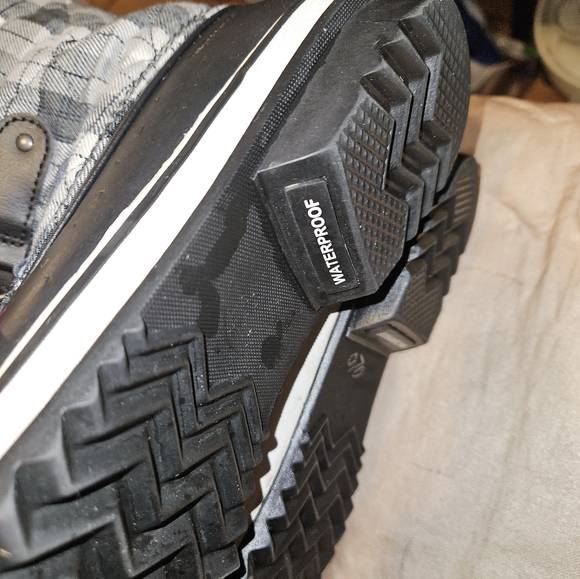 Sorel Joan Of Artic NL1797-010 Black & White Plaid Faux Fur Size 11 - Picture 8 of 9